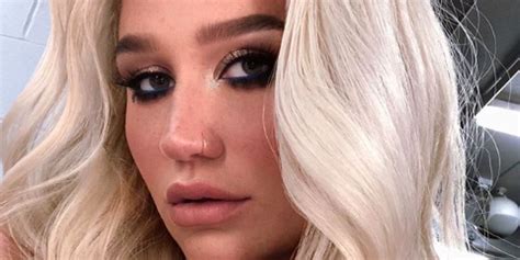 Kesha just blessed your timeline with a completely nude picture